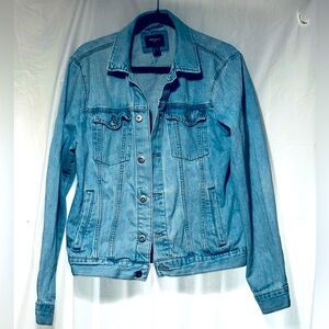 Forever 21 men’s Jean jacket/size large/great condition